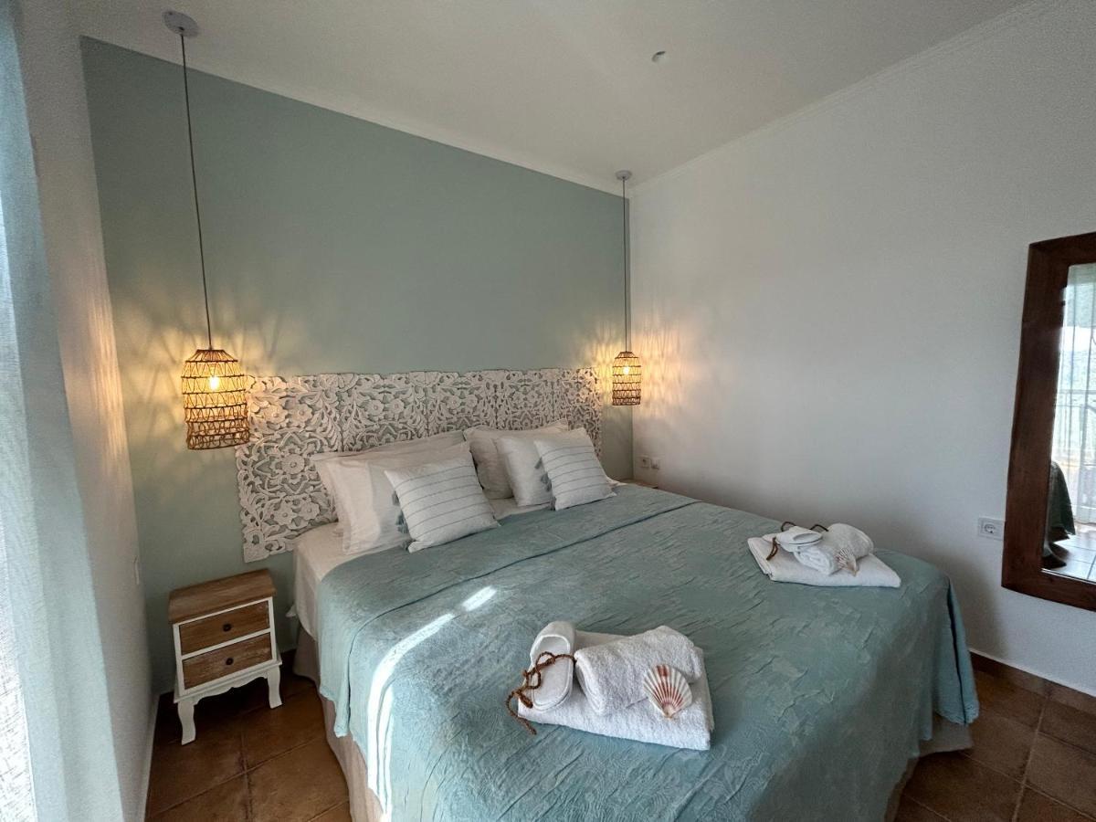 Calliopes By The Sea Boutique * Paralia Dionysiou